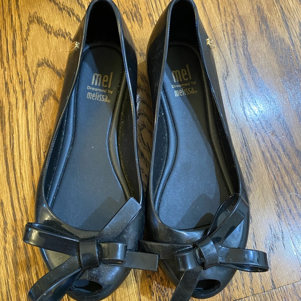 Mel mini Melissa Black Jelly Peep-Toe Flats with Bow Accent